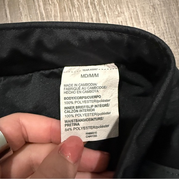 Under Armour Black and Grey Heatgear Running Shorts - Picture 6 of 10